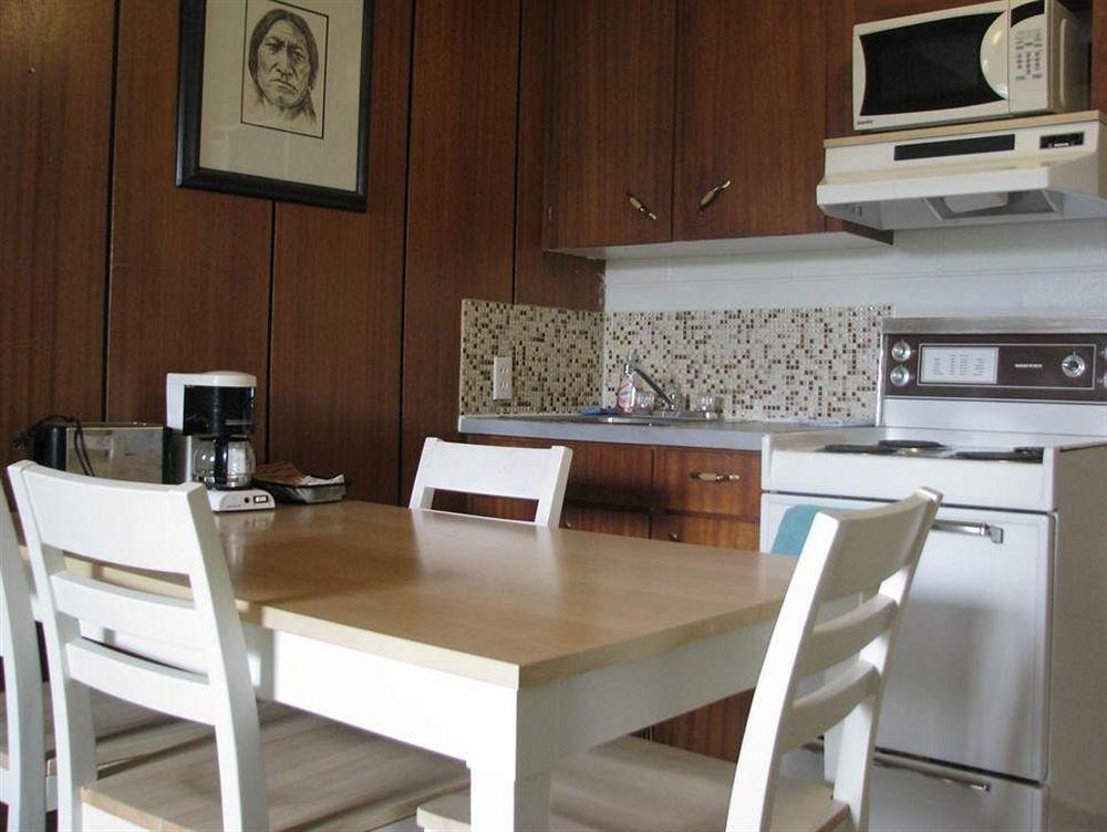 Plaza Motel Penticton Bagian luar foto