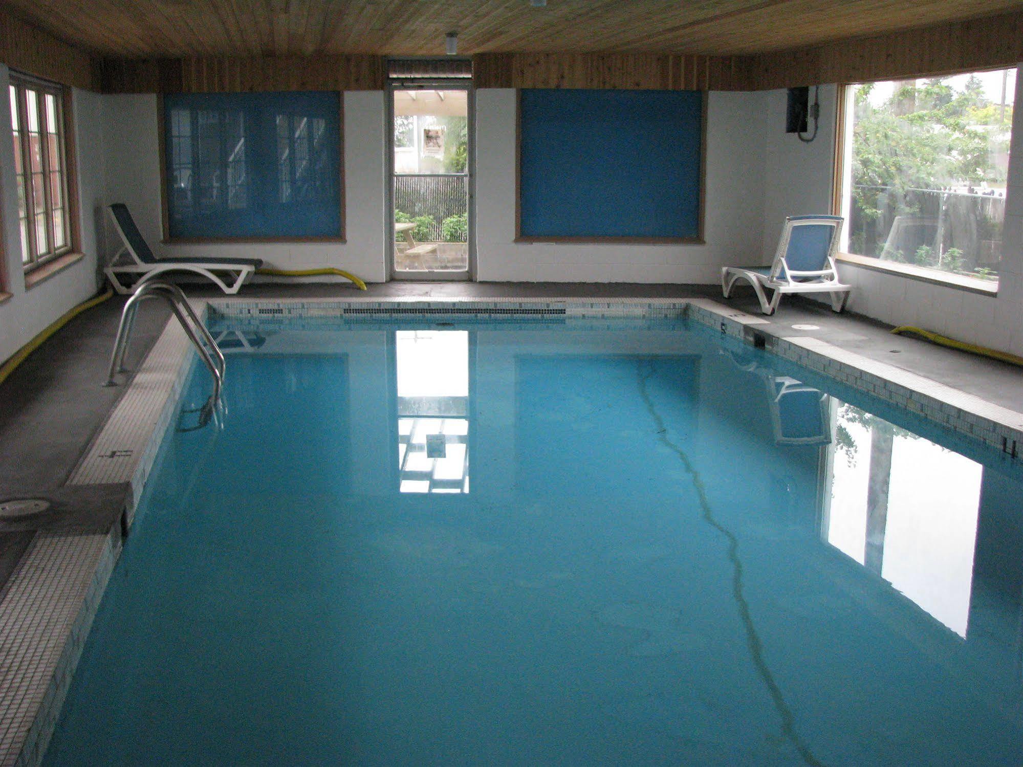 Plaza Motel Penticton Bagian luar foto