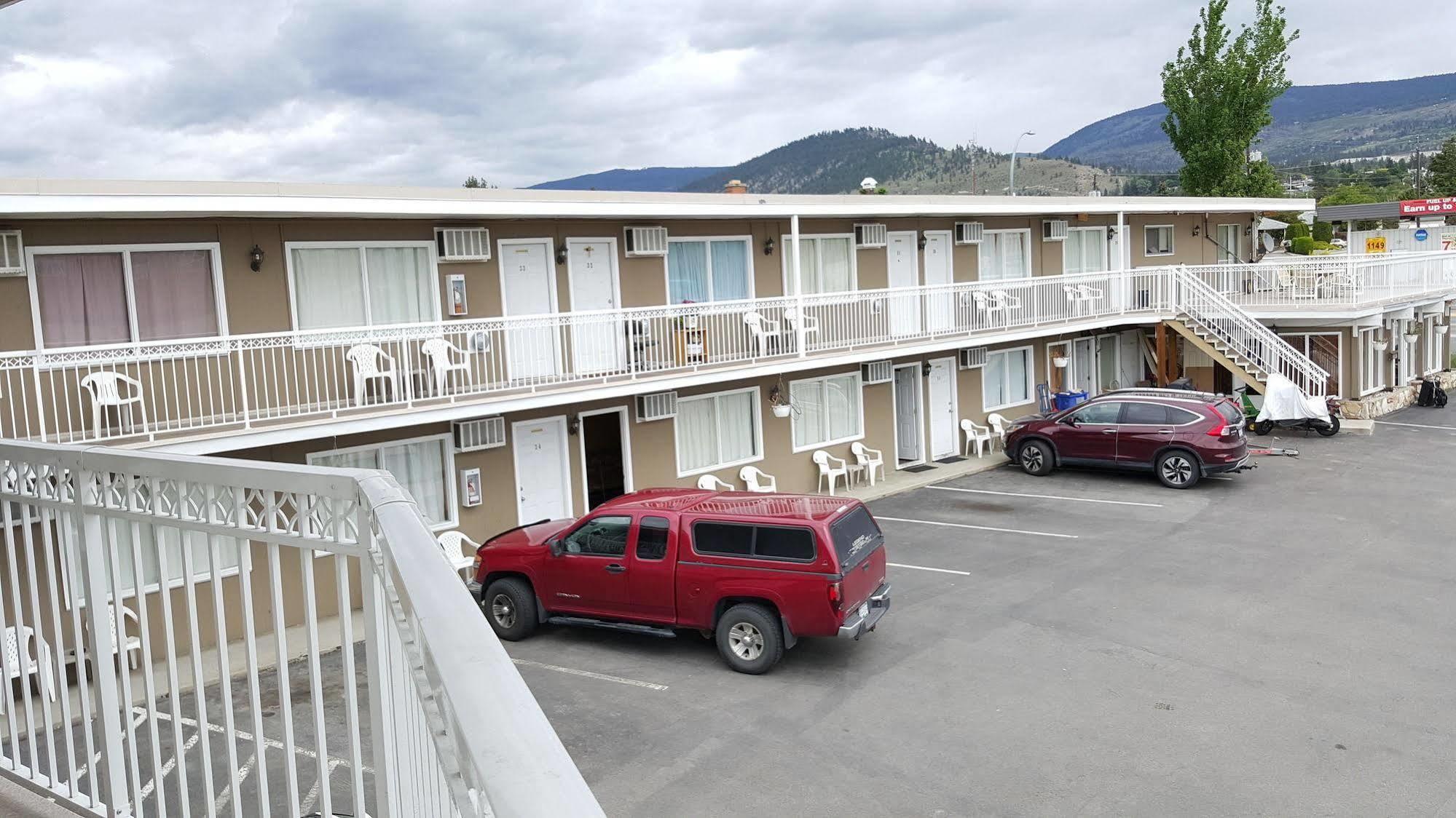 Plaza Motel Penticton Bagian luar foto