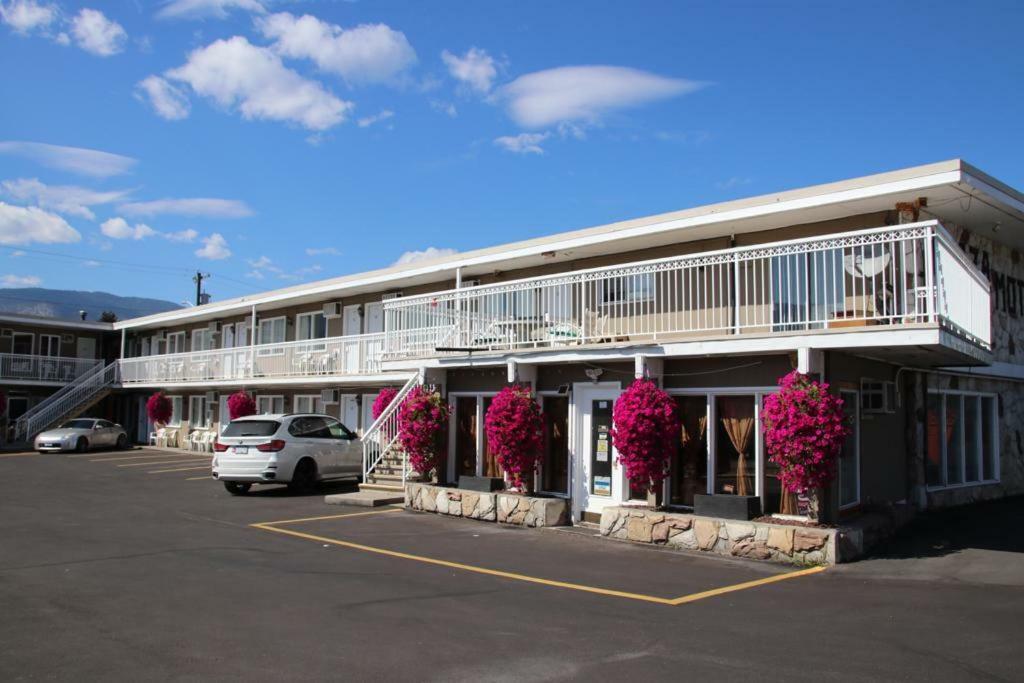 Plaza Motel Penticton Bagian luar foto